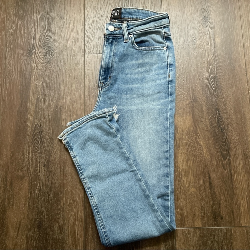 Urban Outfitters BDG Girlfriend High-Rise Denim Jeans
